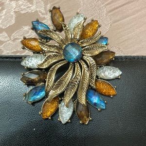 Woman’s Vintage Multi Color Stones/Metallic Broach